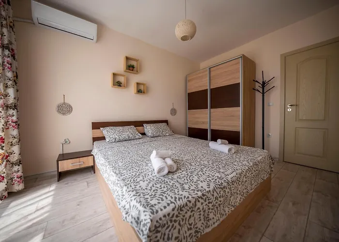 Appartamento Boho With Private Parking Space