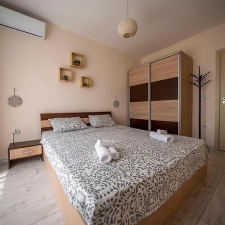 公寓 Boho With Private Parking Space